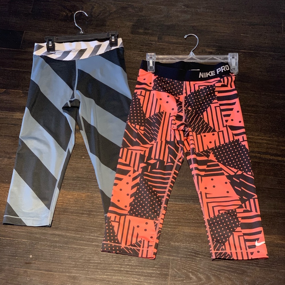 Set of Nike training capri tights